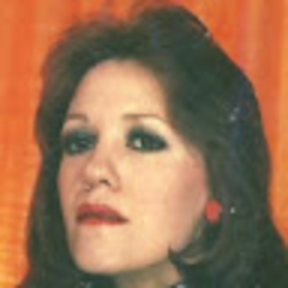 Meet your Posher, Glynis - Picture 1 of 1